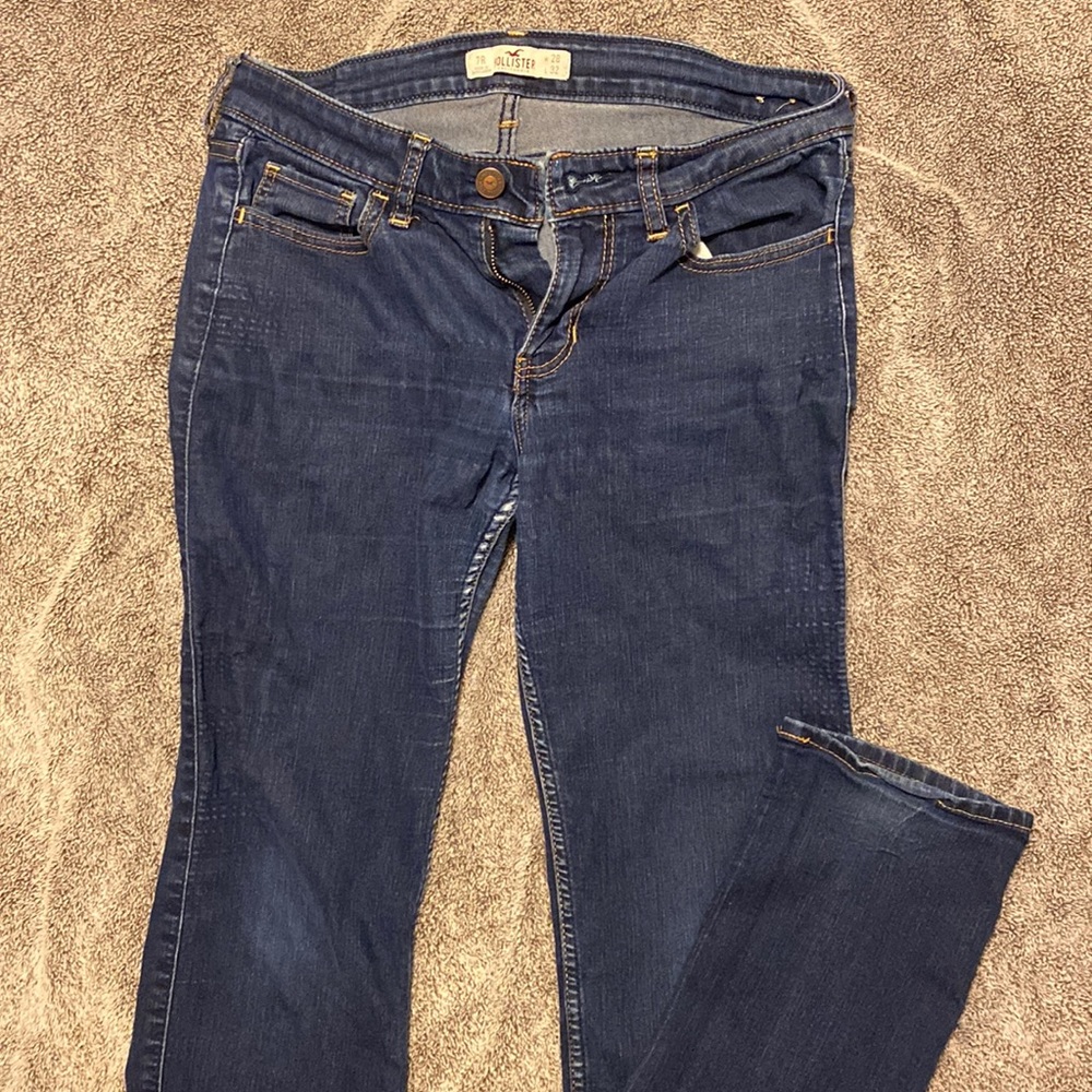 Hollister Jeans Dark Blue Denim. 7R  28W 32L